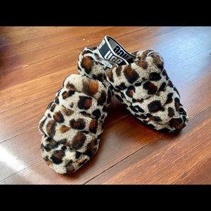 Ugg Fluff Yeah Open-Toe Slippers, size 9